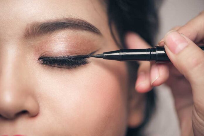 Best-Organic-Eyeliners Best Organic Eyeliners